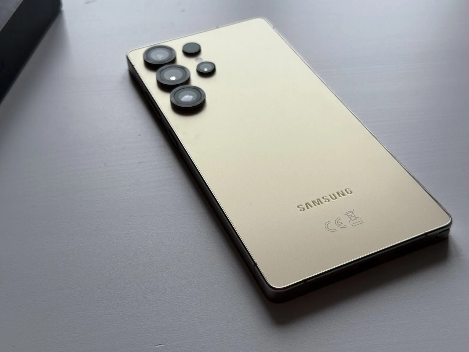 Samsung S25 Ultra Çıtalı Ekran Dokunmatik Gold SOFT OLED Kalite Ekran
